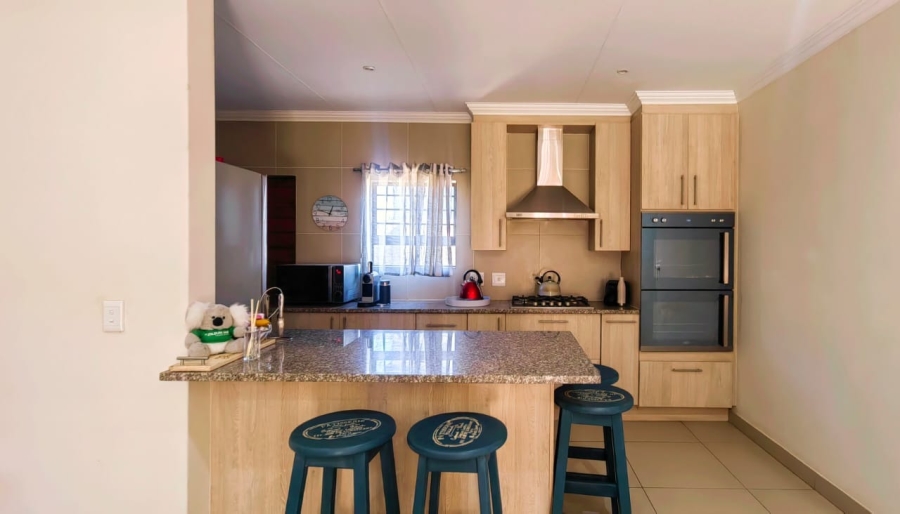 3 Bedroom Property for Sale in Van Der Hoff Park North West
